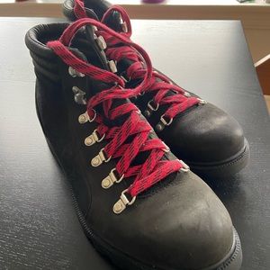 Sorel Ainsley waterproof boots women’s 10